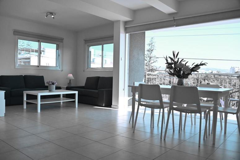 Edessis Beach House Limasol Buitenkant foto