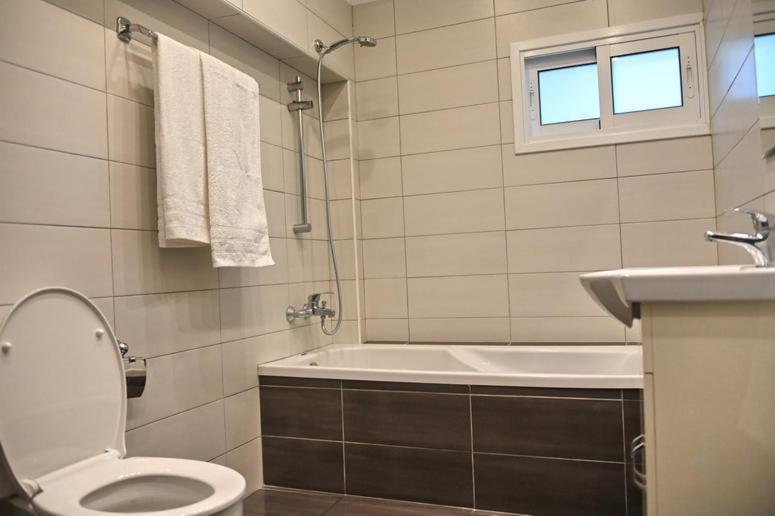 Edessis Beach House Limasol Buitenkant foto
